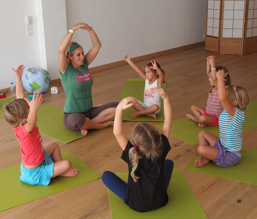 Yoga para prevenir estrés infantil